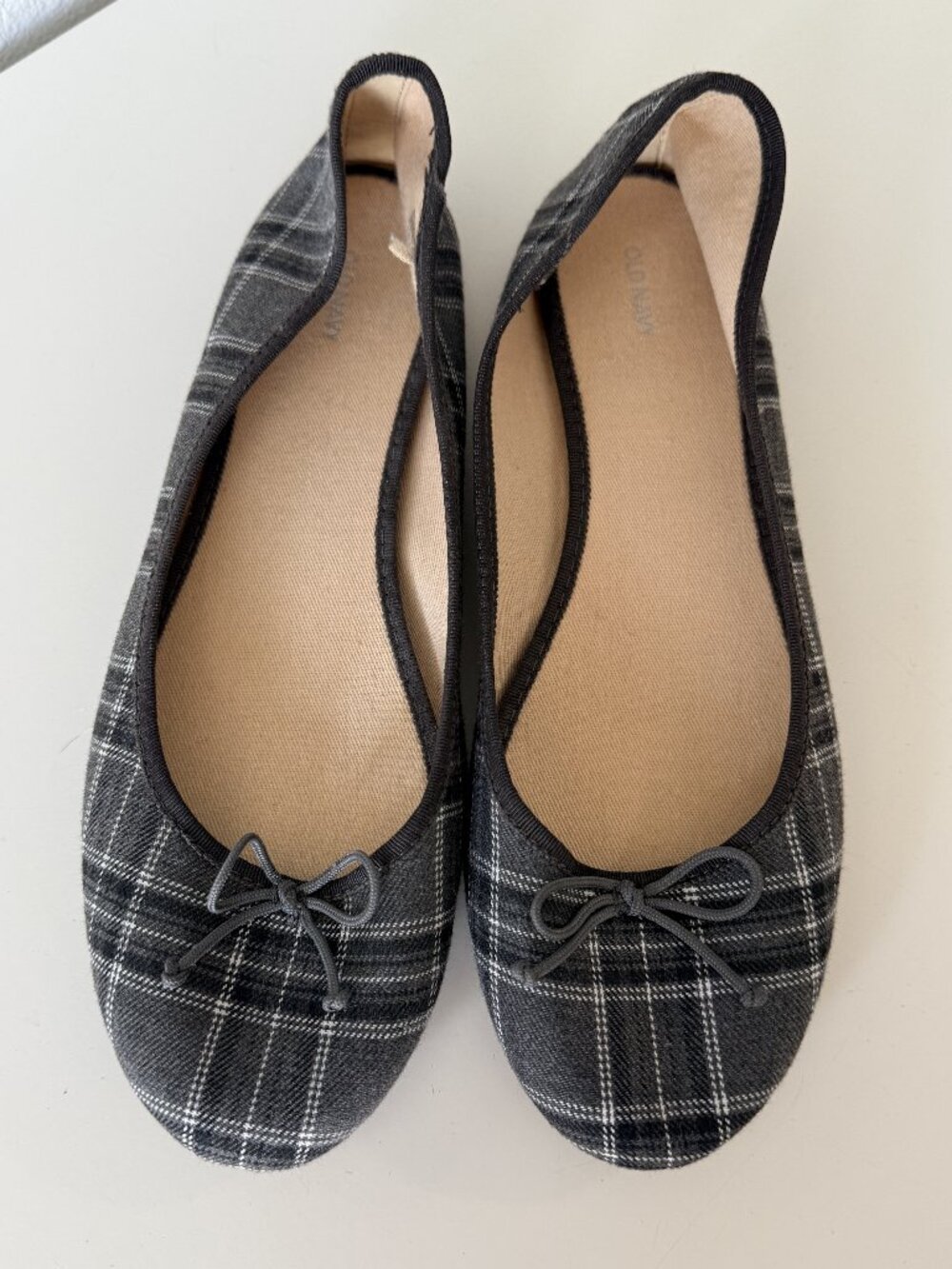 Old Navy Round Toe Gray Plaid Ballet Flats - Size 10
